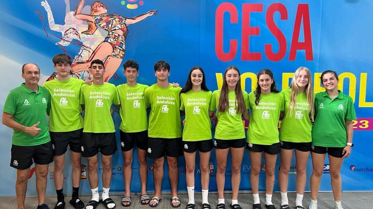 Cordobeses componentes de las selecciones andaluzas de voleibol.