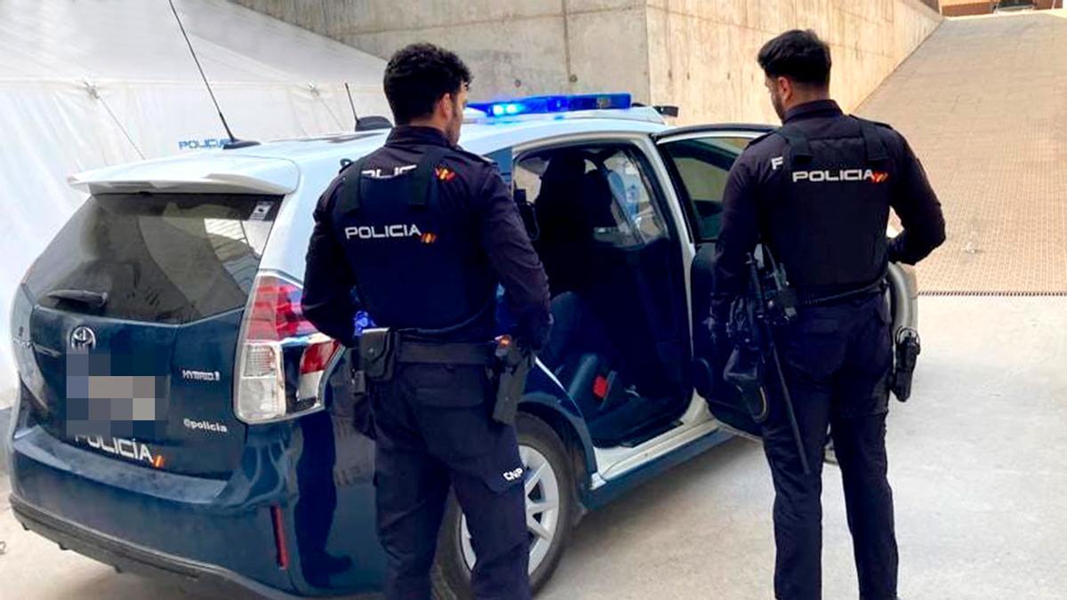 Agentes de la Policía Nacional.