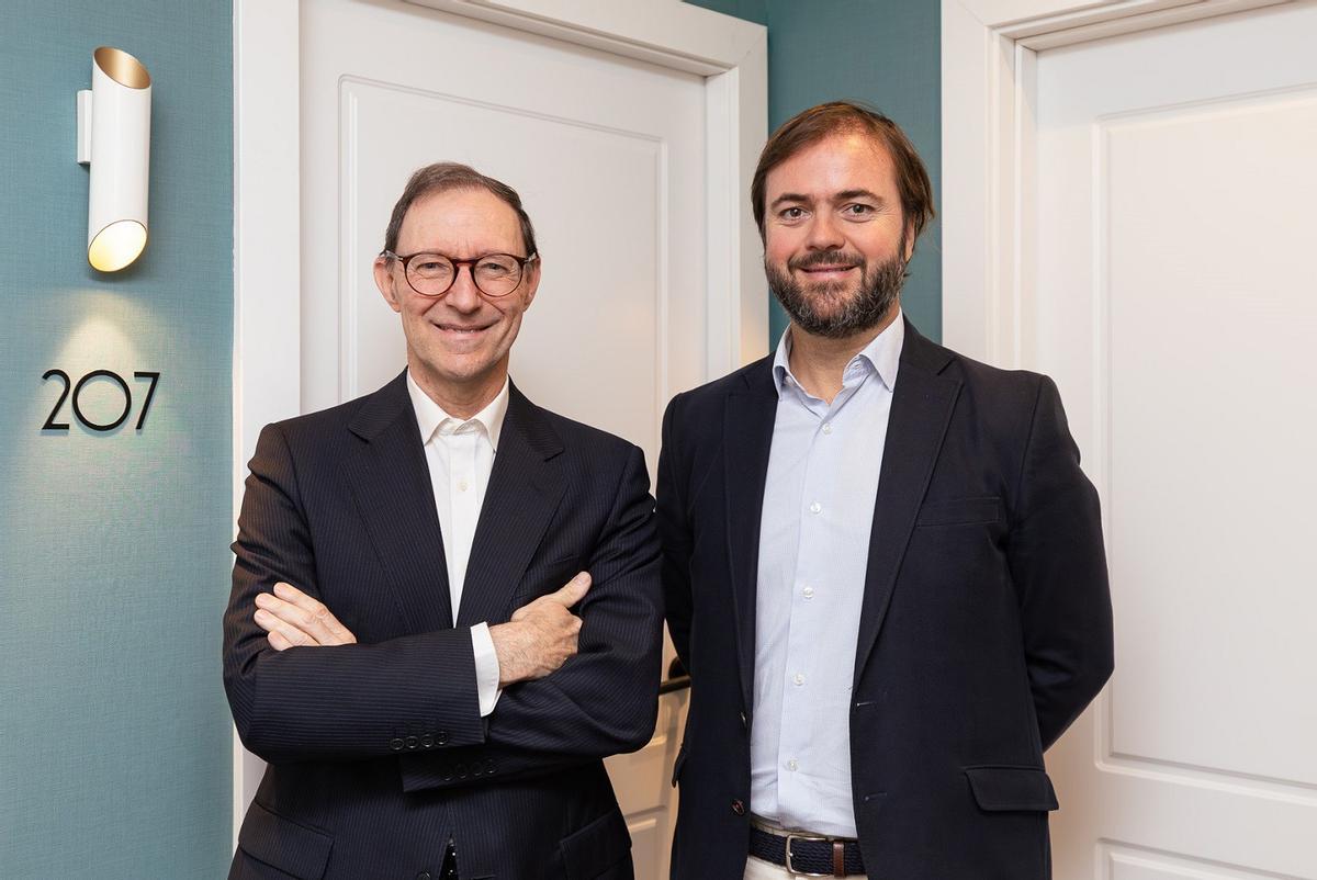 Ignacio Urbelz, consejero delegado de Petit Palace, y Gonzalo Armenteros, presidente de Soho Boutique, en una imagen faciltiada por Petit Palace.