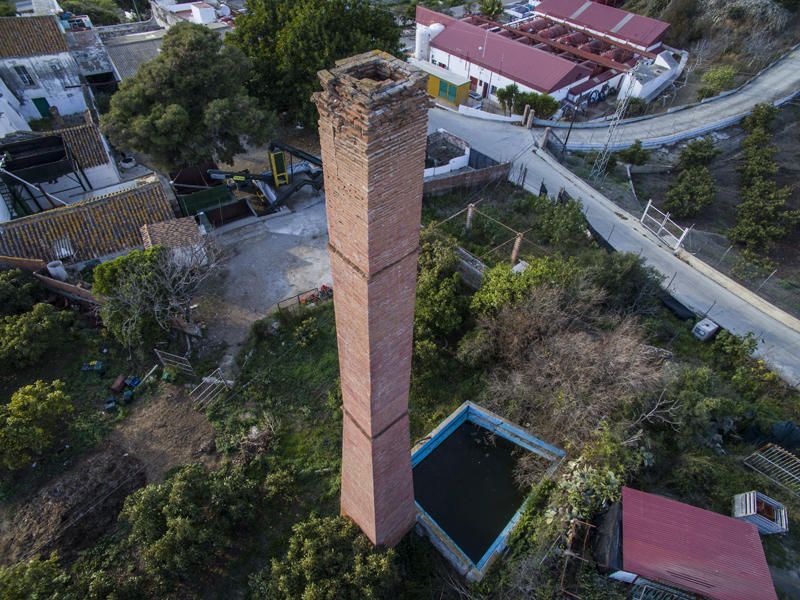 TRAPICHE S. ISIDRO, VÉLEZ. XVIII Fue el mayor de la comarca. En su entorno se formó el barrio obrero de El Trapiche.