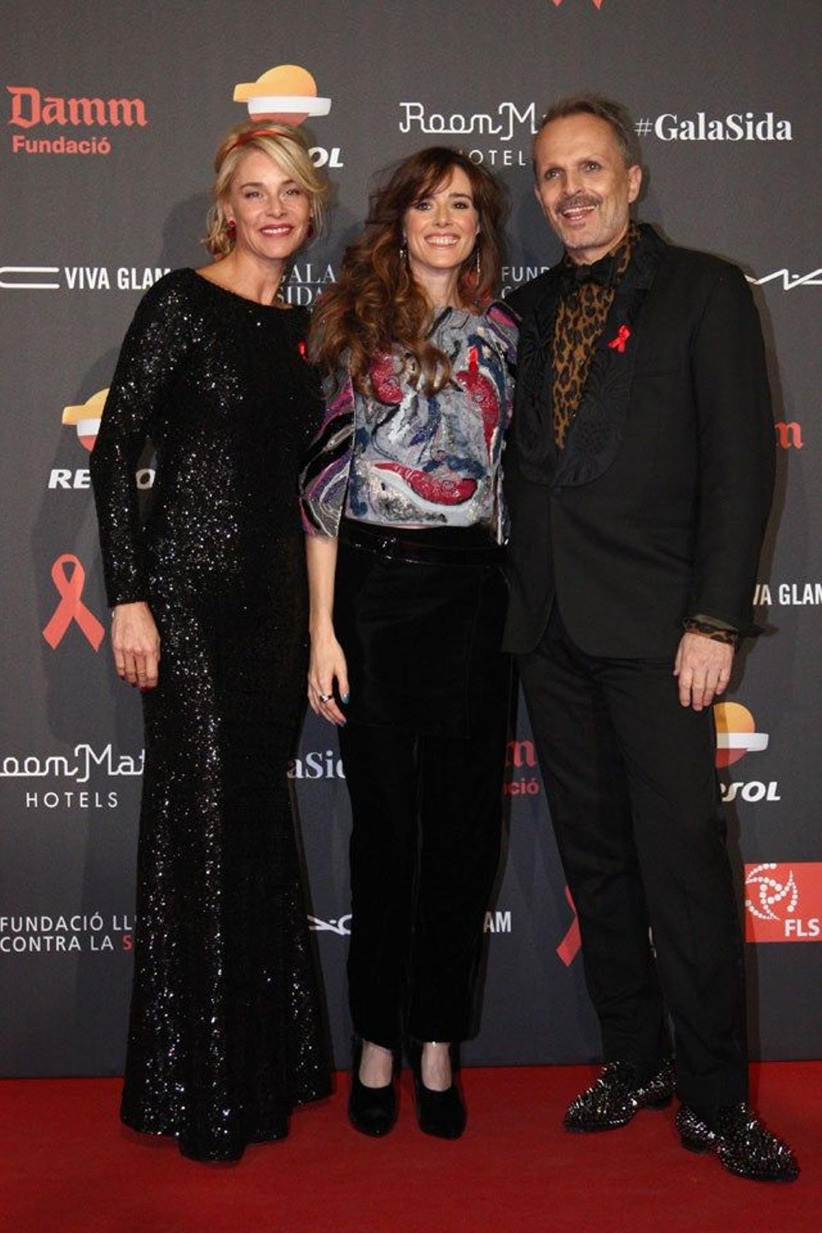 Belén Rueda, Pilar López de Ayala y Miguel Bosé, en la gala la Lucha contra el SIDA 2015.