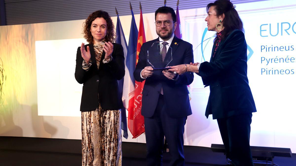 Pere Aragonès, con la 'consellera' balear, Rosario Sánchez, y la presidenta de Occitania, Carole Delga, en Toulouse