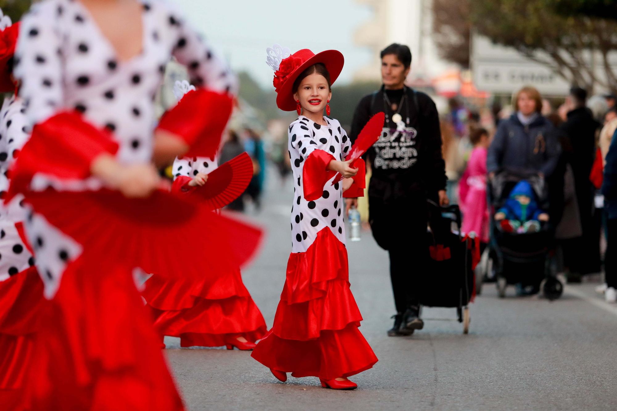 Todas las imágenes de la rúa de carnaval 2023 en Santa Eulària