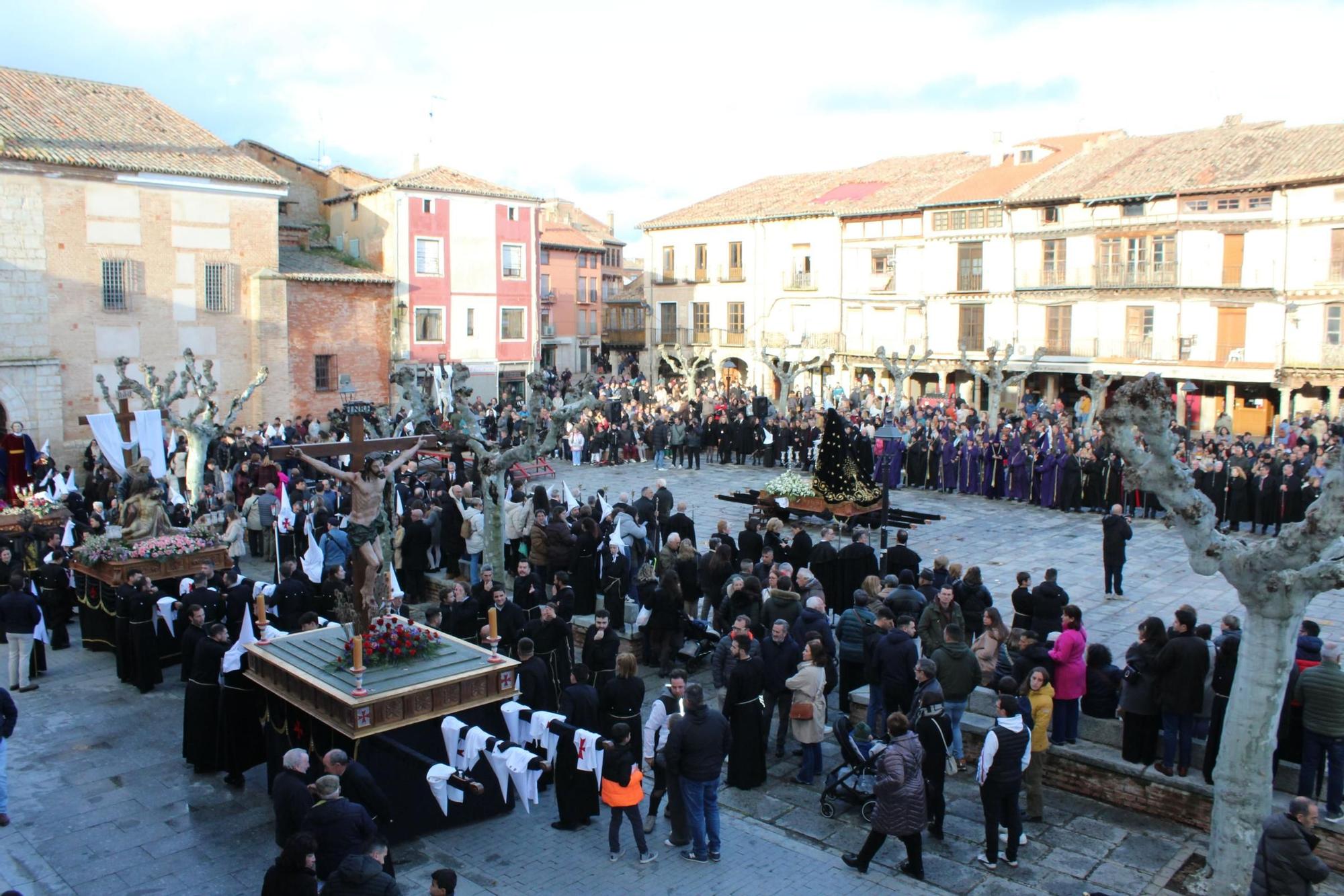 GALERÍA | Procesión Oficial de Jesús Muerto de Toro