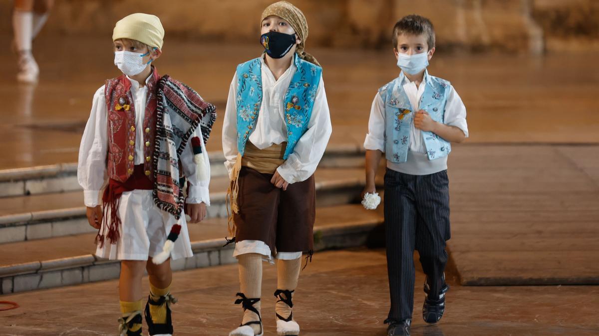 Búscate en el primer día de Ofrenda por las calles del Mar y Avellanas entre las 21:00 y 22:00 horas