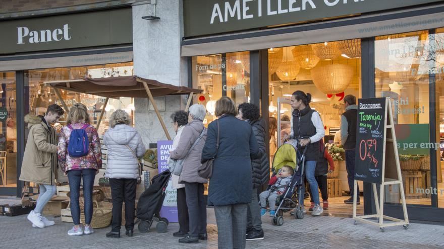 Així s&#039;ha viscut l&#039;obertura de l&#039;Ametller Origen a la plaça de la Creu de Manresa