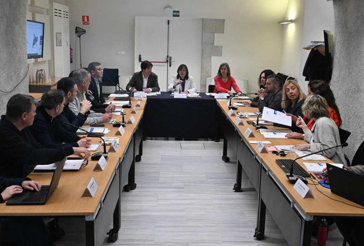 La consellera Paneque, presidint el consell d’administració de l’ATM de l’àrea de Girona