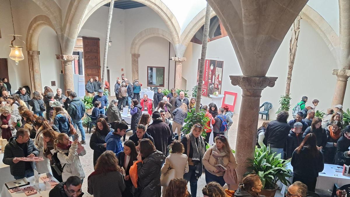 La presentación de Apropa reunión a numerosas personas de distintos ámbitos de la cultura