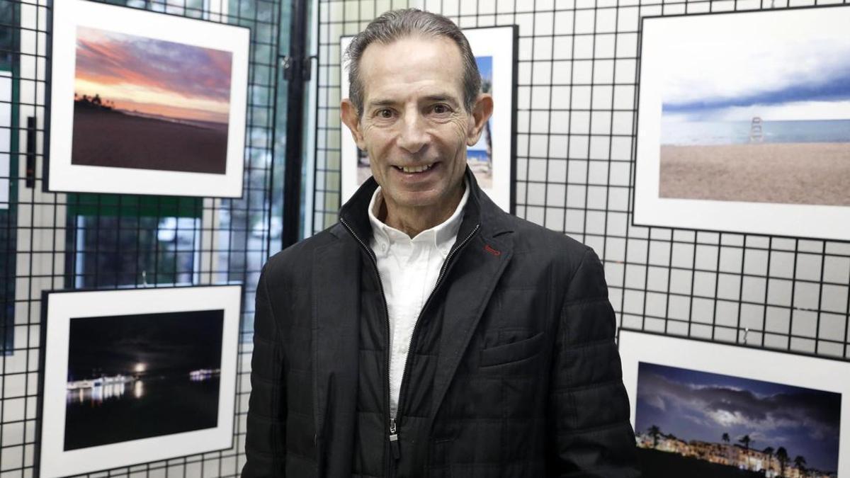 Jaume Sendra, en la exposición de sus fotografías: una mirada serena al paisaje de Dénia