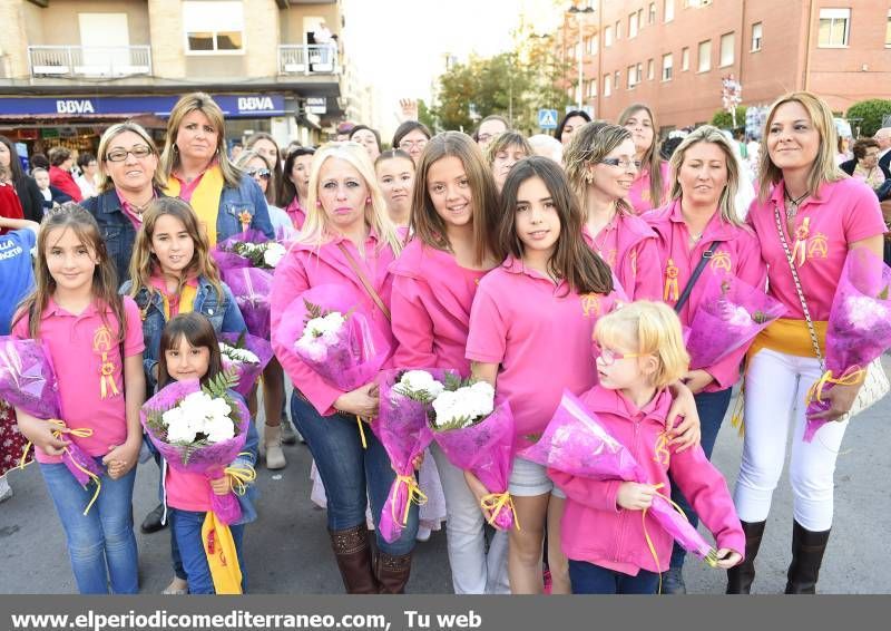 Galería de fotos -- Manto de fe y devoción para la patrona de Almassora