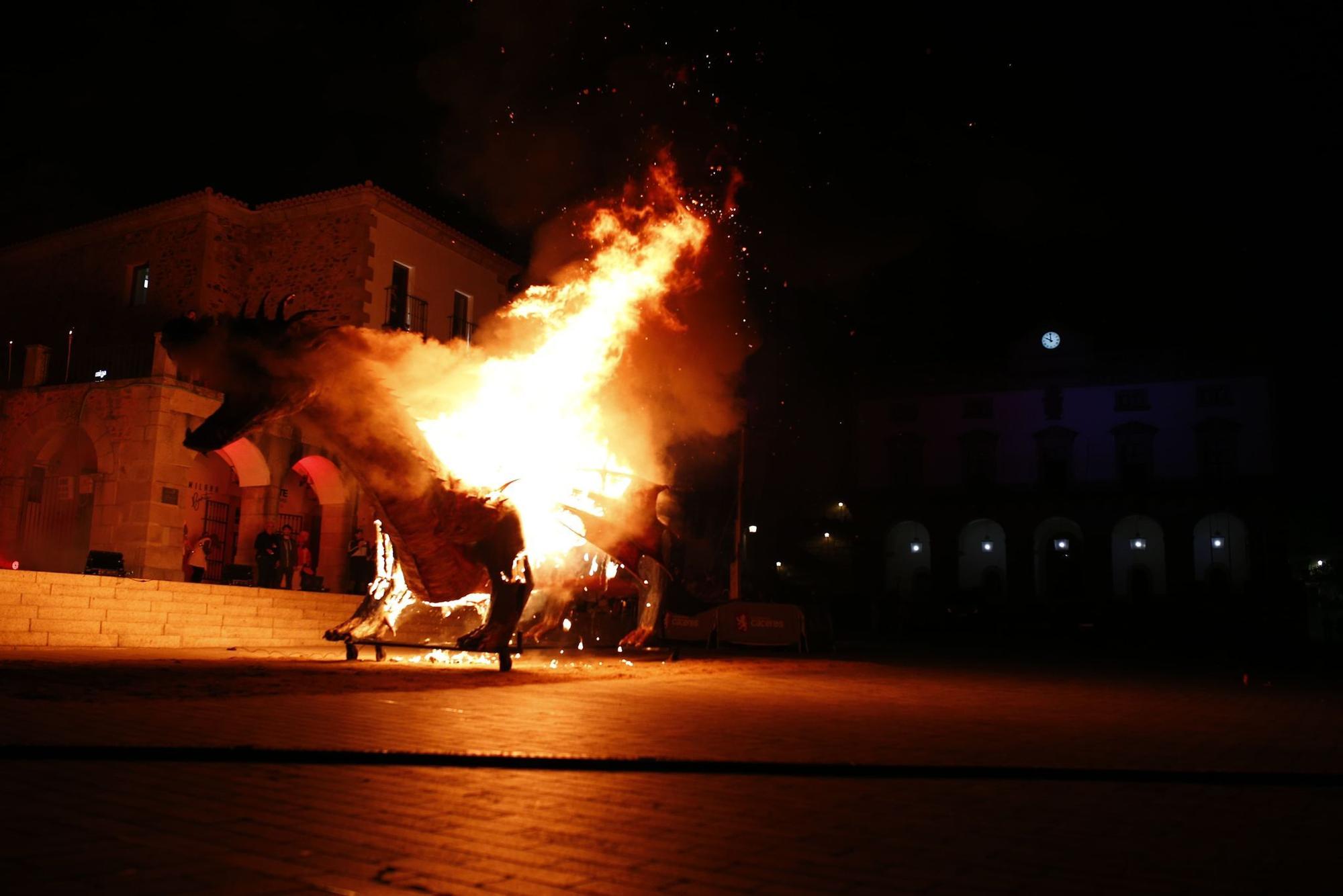 Galería | Así ha sido el desfile de San Jorge en Cáceres