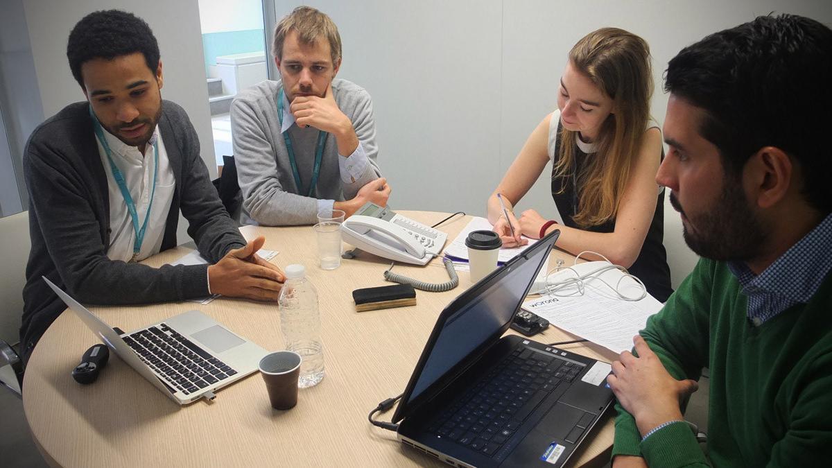 Reunión de trabajo en un 'hub' de Telefónica Open Future_