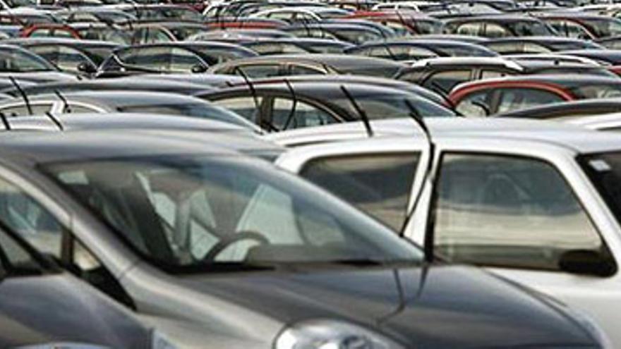 Las ventas de coches se hundieron un 28,1% en el 2008, la mayor caída de la historia