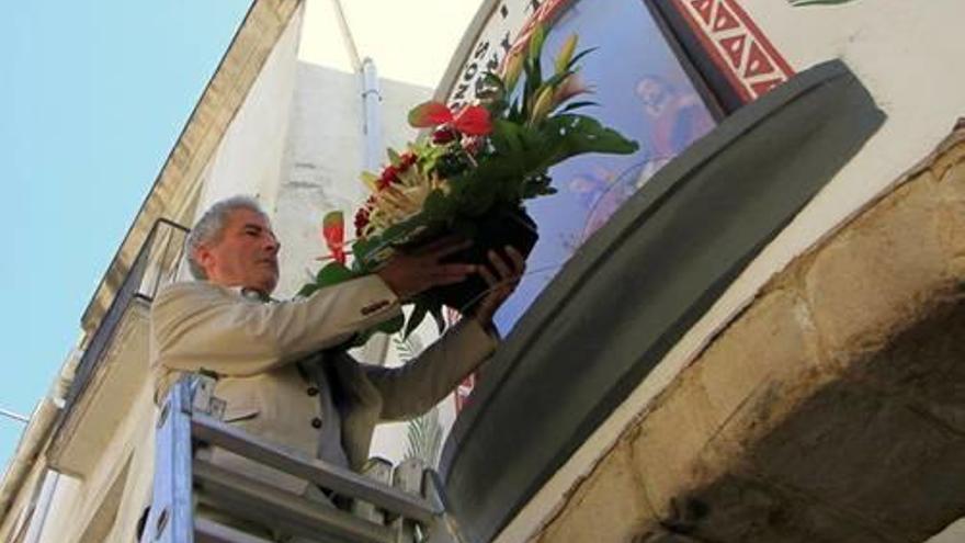 L&#039;alcalde, Miquel Lupiáñez, va dipositar l&#039;ofrena floral.
