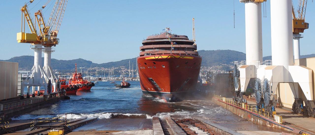 El “Evrima”, durante su botadura en el astillero vigués Hijos de J. Barreras.