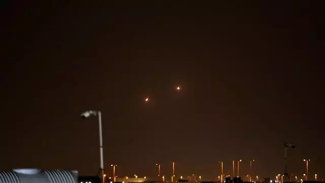 Irán responde a los ataques israelíes con una lluvia de misiles sobre Tel Aviv