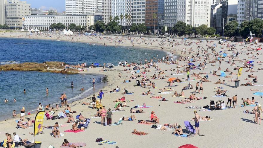 Las aguas de A Coruña cada vez son más cálidas: este junio superaron los 23 grados, el máximo histórico en estas fechas