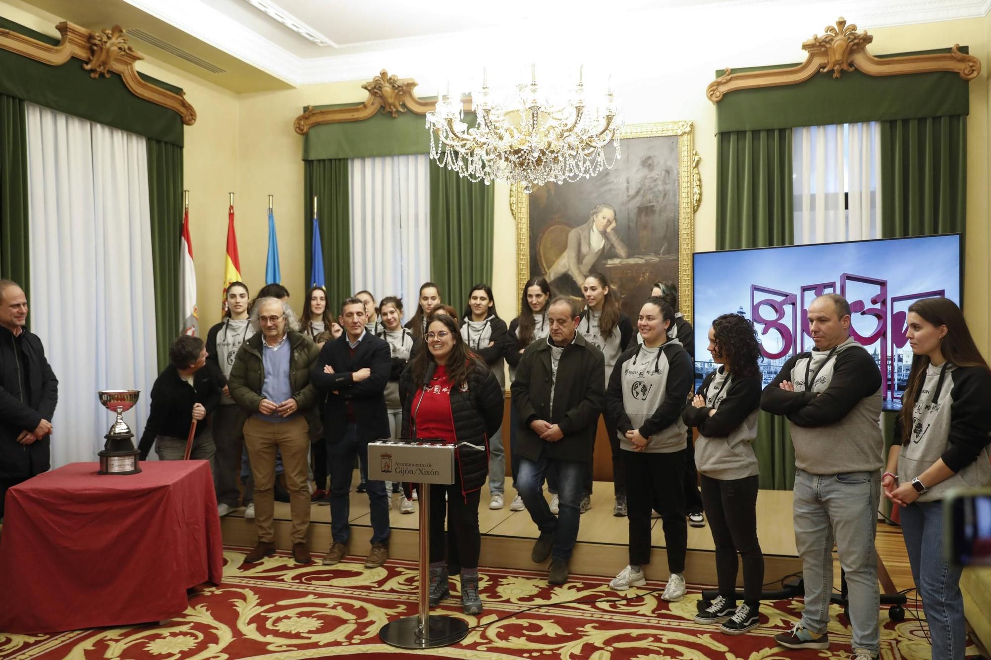 La recepción en el Ayuntamiento a las jugadoras del Telecable Gijón, en imágenes