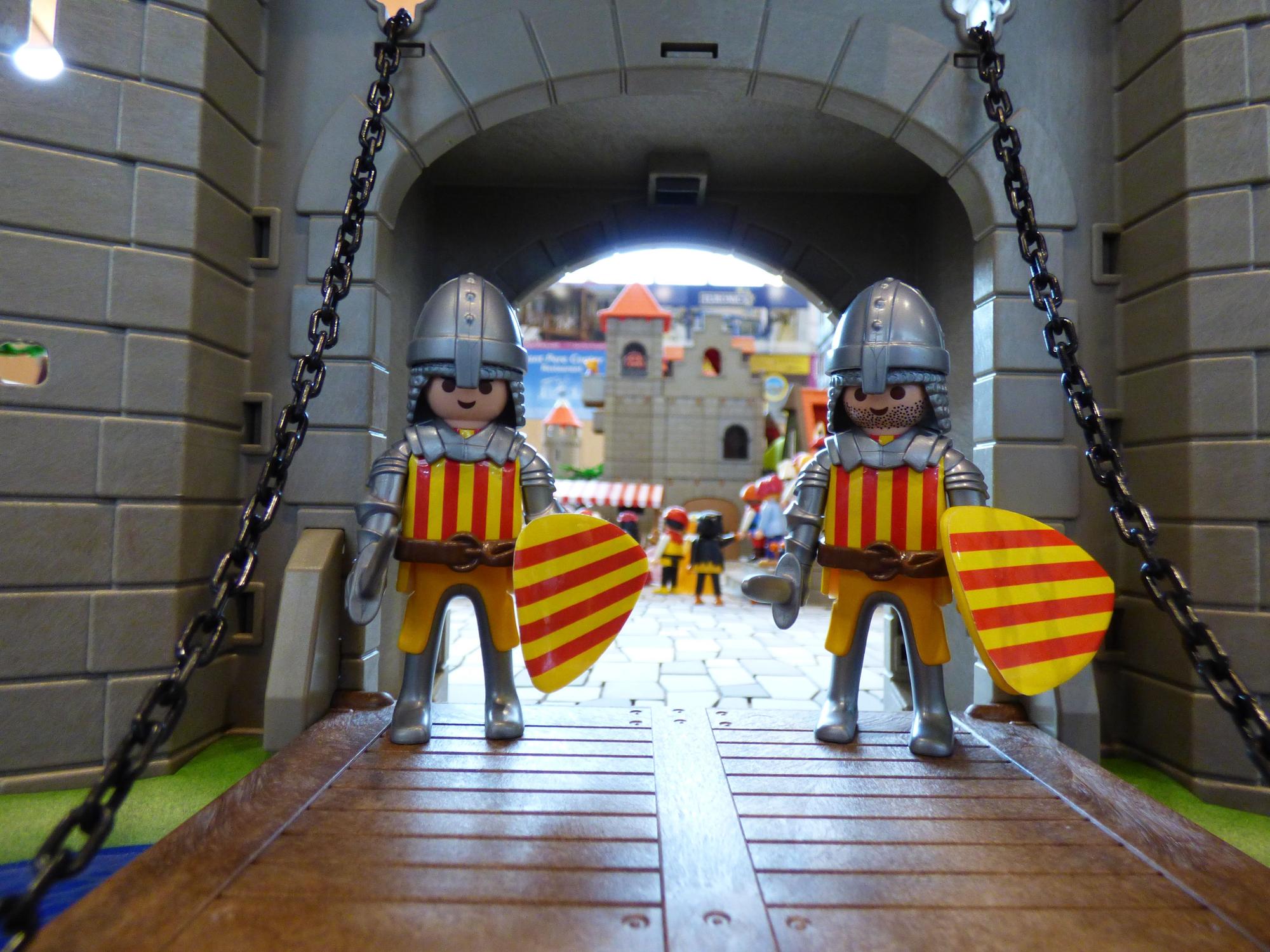 Els clicks arriben a Sant Pere Pescador en la seva primera Fira de Playmobil