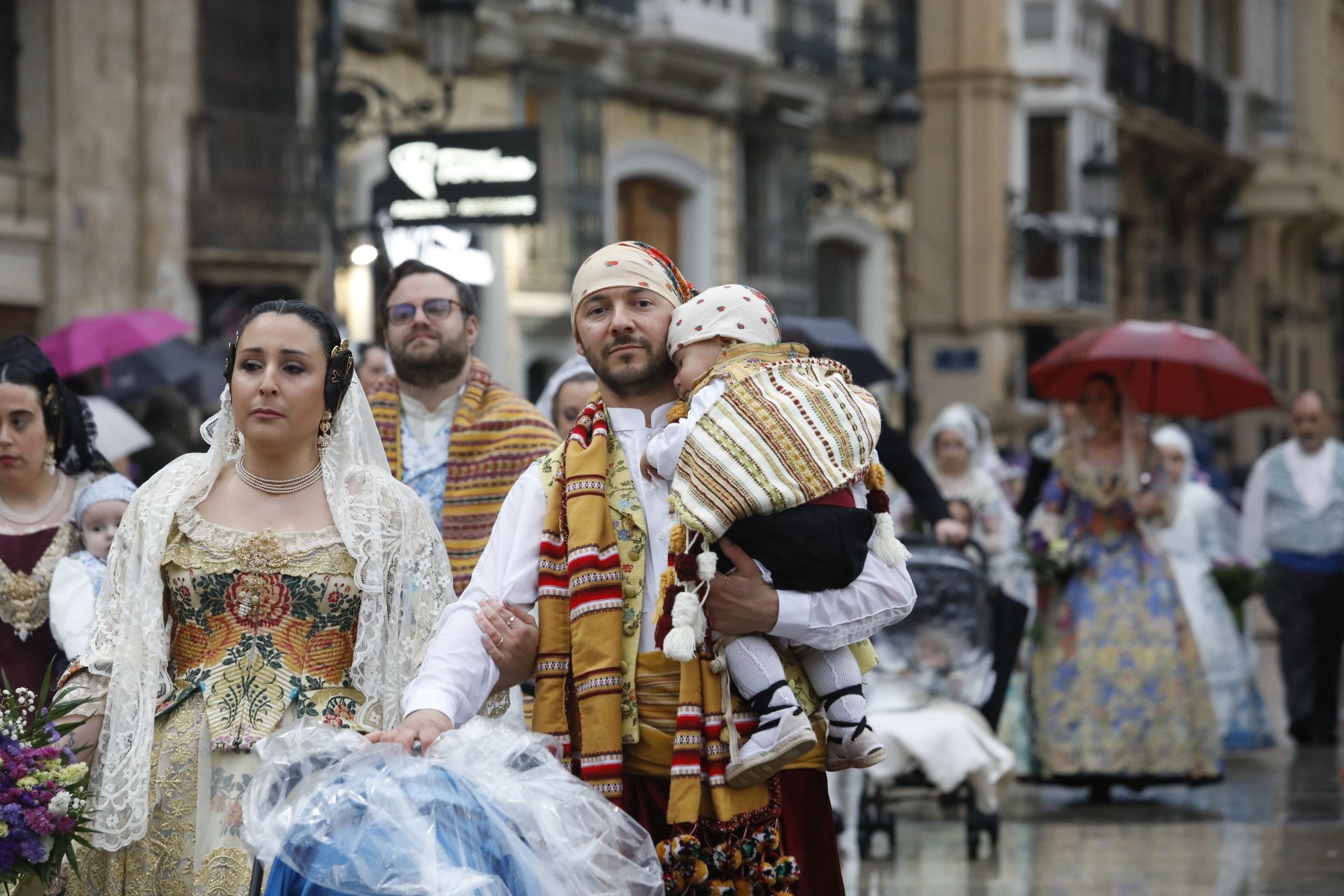 Búscate en el primer día de ofrenda por la calle Quart (entre las 18:00 a las 19:00 horas)