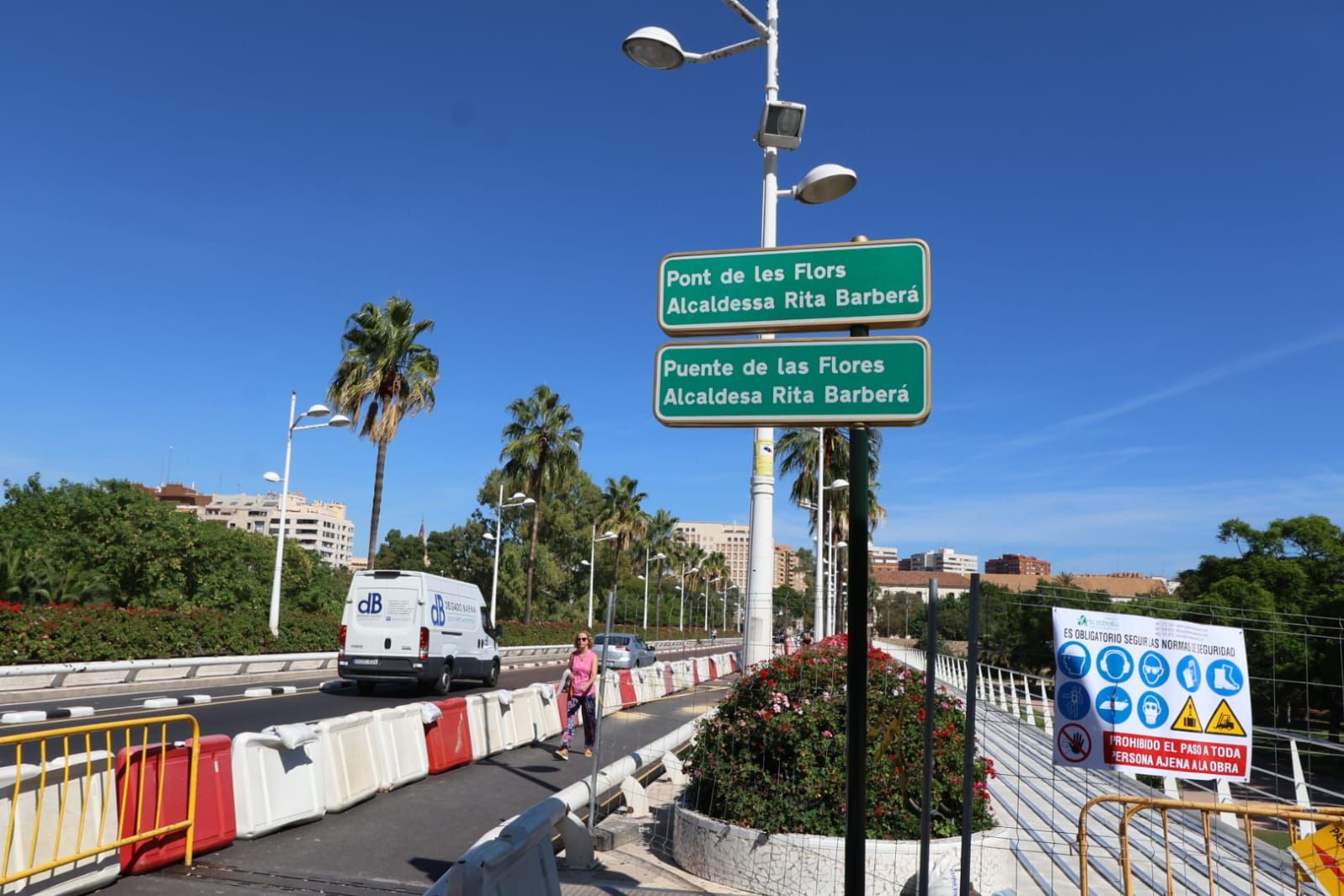 El Puente de las Flores es rebautizado como Puente de Rita Barberá