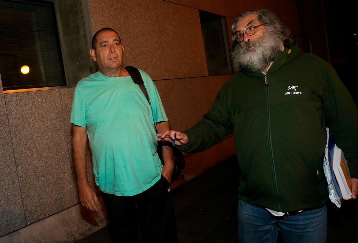 Postigo, junto a su abogado, José Joaquín García.