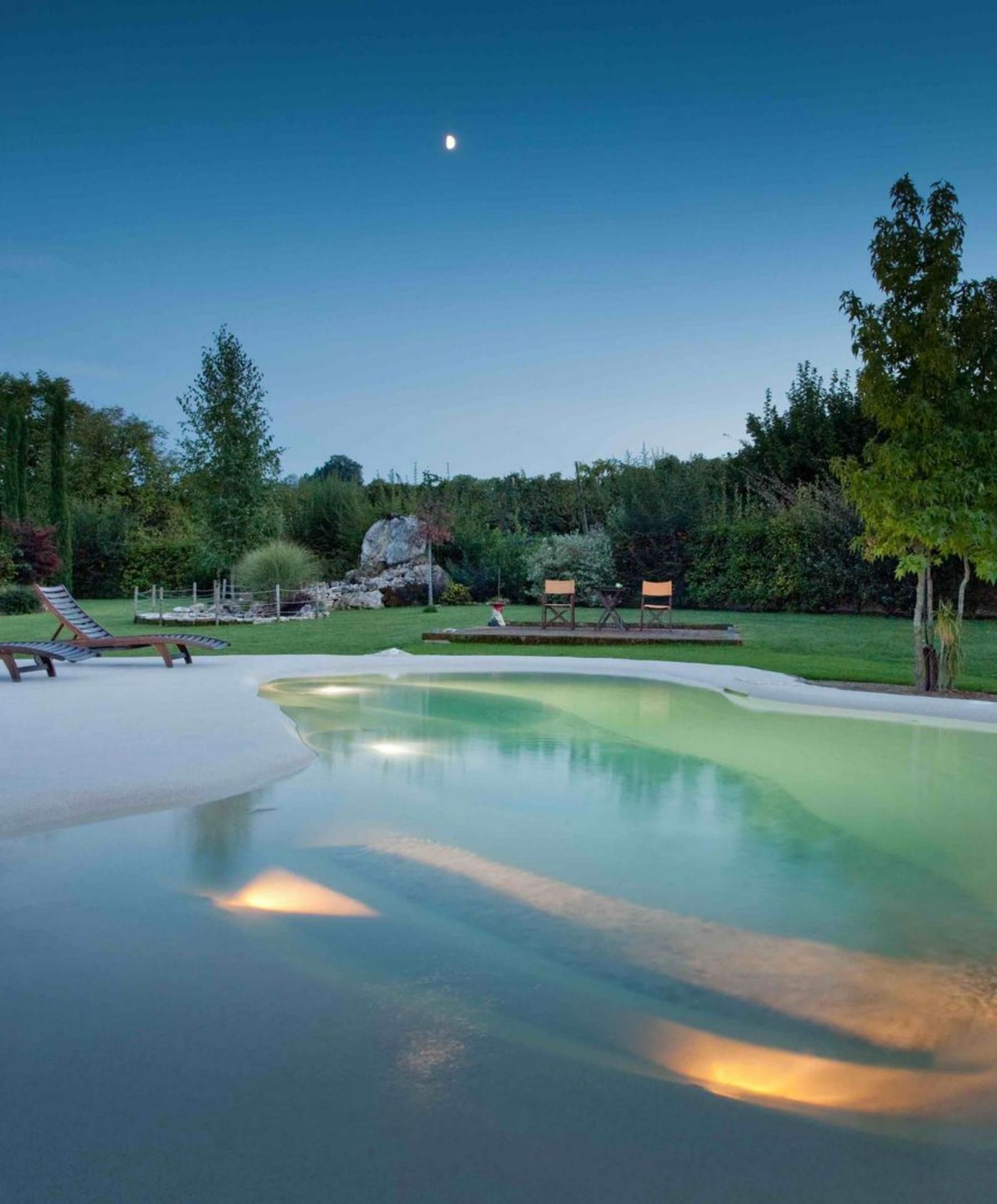 Imagen de una de las piscinas diseñadas por Eiviss Garden.