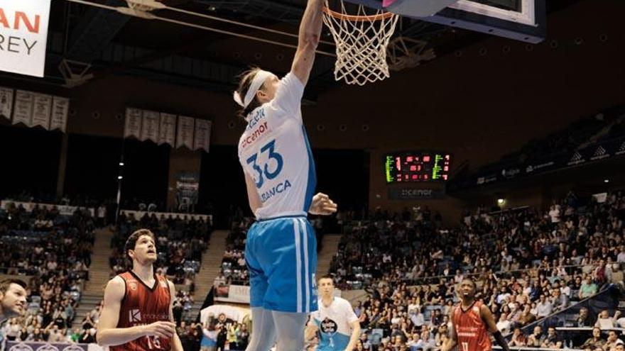 Kyle Singler durante un partido.