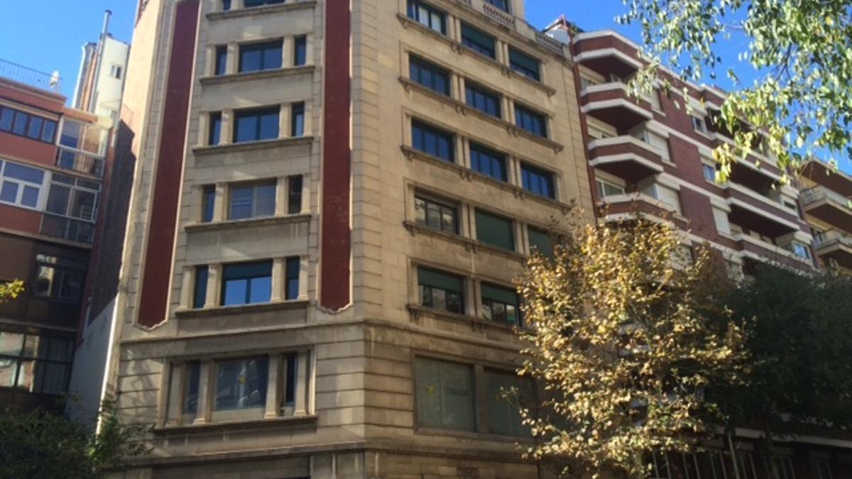 El fondo BlueMountain y los funcionarios vascos ingresan 26,6 M por la venta de viviendas en Madrid y Barcelona.