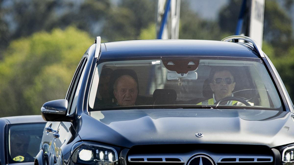 Juan Carlos I aterriza en Vigo en su segunda visita a España