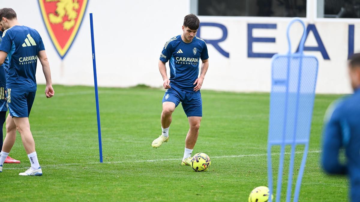 Aguirregabiria, en un entrenamiento del Real Zaragoza.