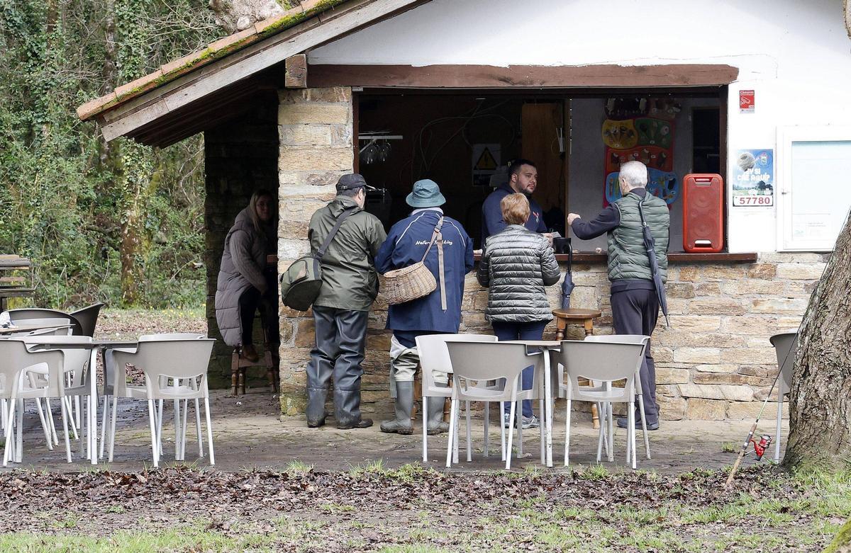 La pesca fluvial en Galicia arranca con 48.500 licencias en vigor