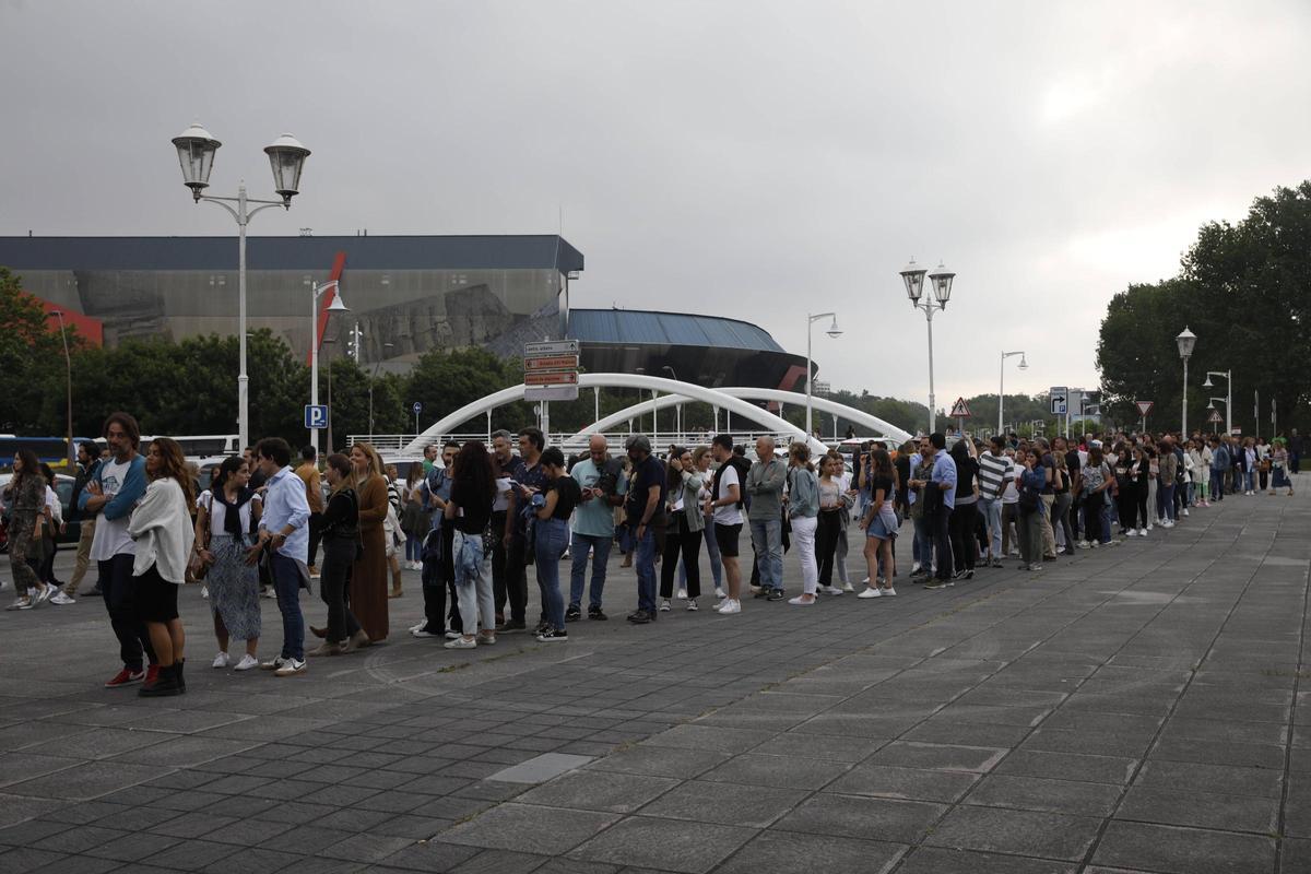 Hombres G desbordan Gijón con su concierto Hombres G desbordan Gijón con su concierto