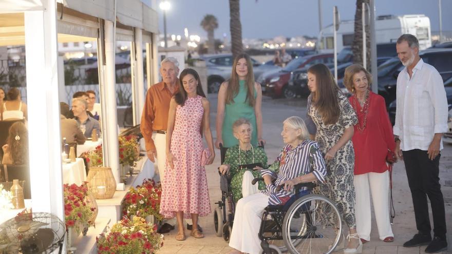 Los Reyes y sus hijas, banquete en Mallorca