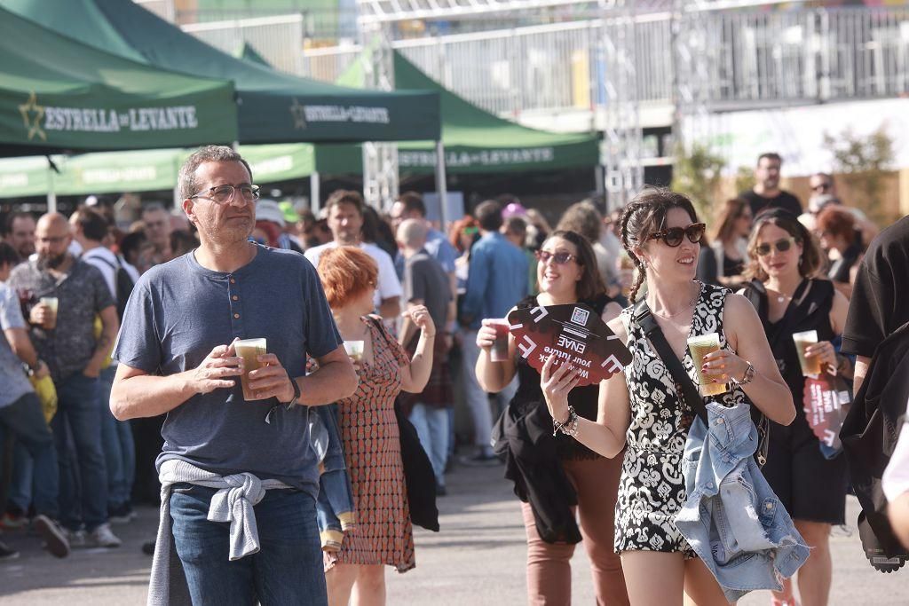 Llegada de los primeros asistentes al Warm Up 2025 (viernes)