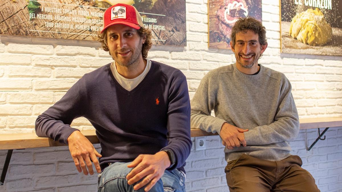 El equipo fundador de Las Muns. De izquierda a derecha: Diego Rojas, chef y cofundador (i) y Mariano Najles, CEO y cofundador (d).