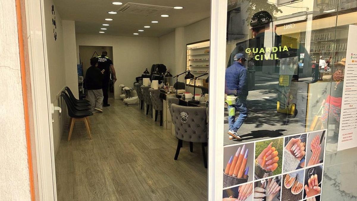 Imatge de l'actuació conjunta de la Policia Local i la Guàrdia Civil a Blanes.