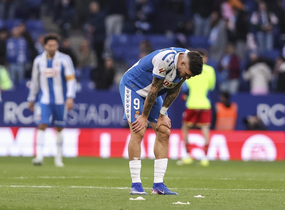 Un Espanyol sense defensa s’esfondra i ja mira cap avall