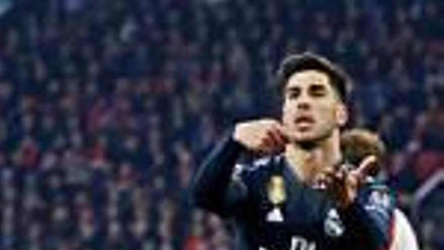 Marco Asensio celebra l&#039;1-2.