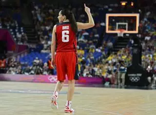 Estados Unidos arrolla a Serbia y se consolida como favorita en baloncesto femenino