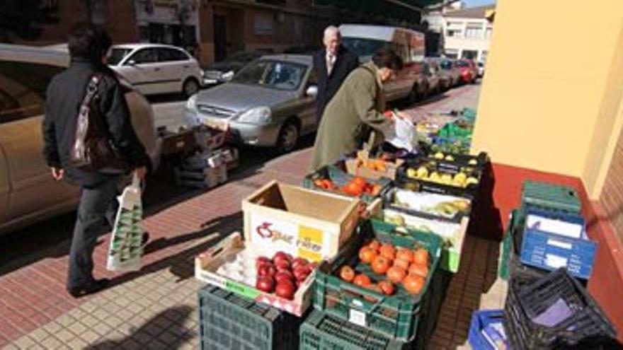 La policía impedirá que los fruteros sigan exponiendo su mercancía en las aceras