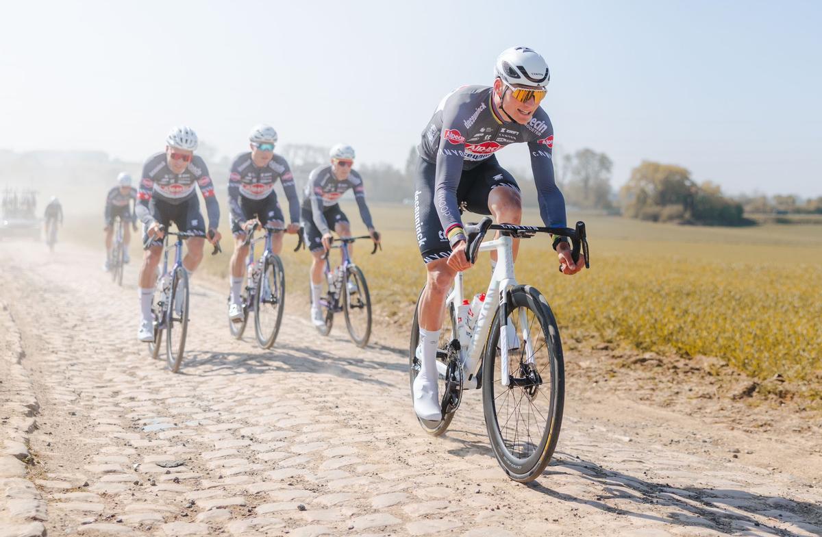 Van der Poel, aspirante a ganar nuevamente el 'infierno del norte'