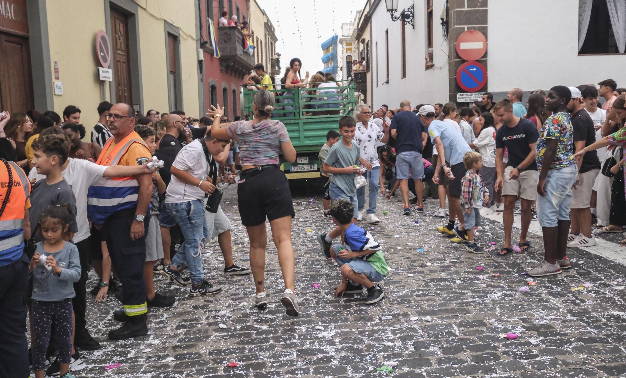 Batalla de flores en las Fiestas de la Virgen de Guíaa