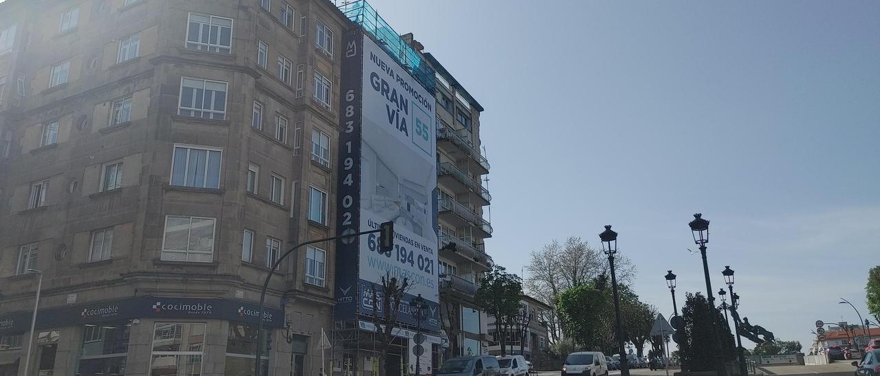 Bloque de viviendas en reforma en el 55 de la Gran Vía.