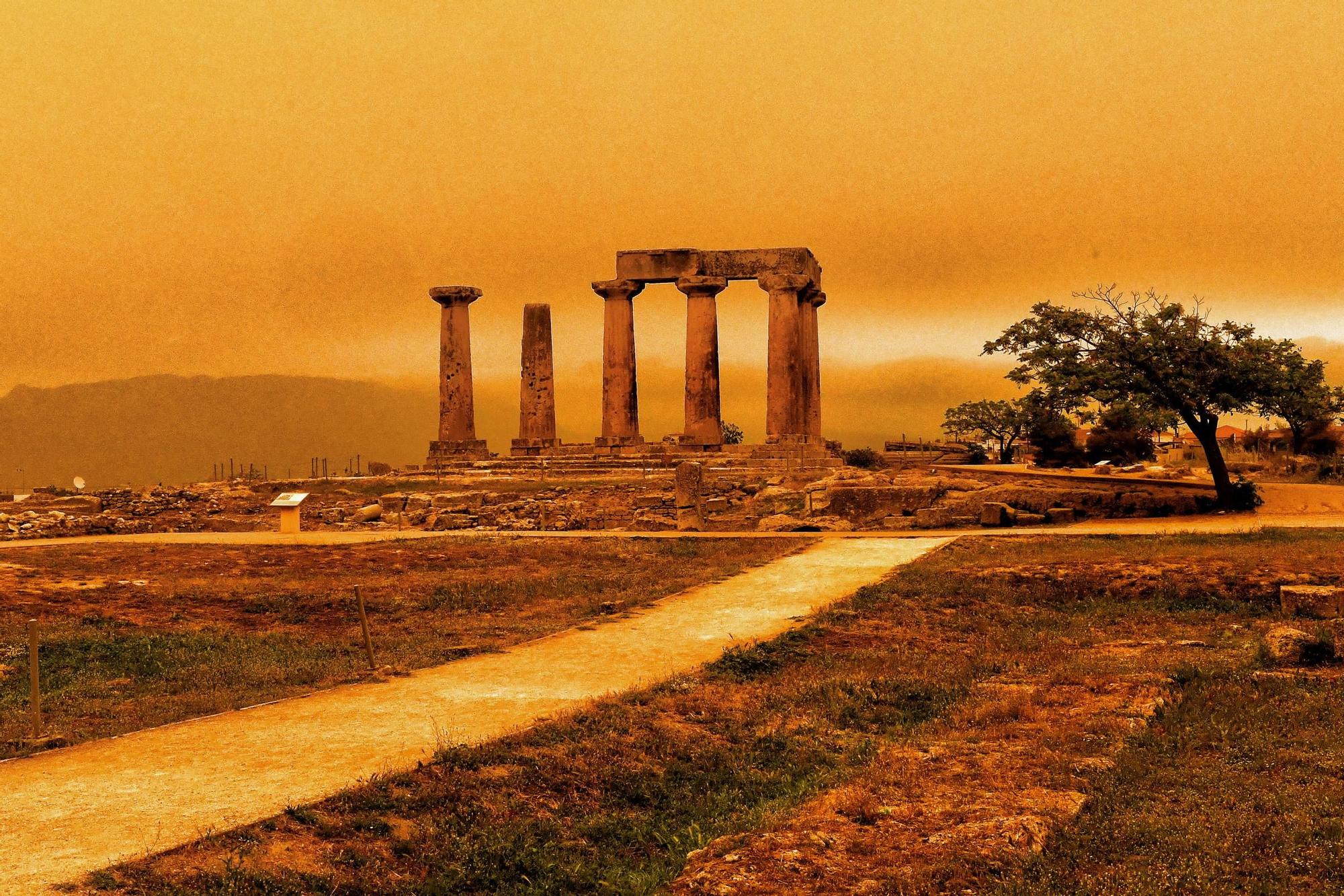 La pols del Sàhara tenyeix Atenes de taronja