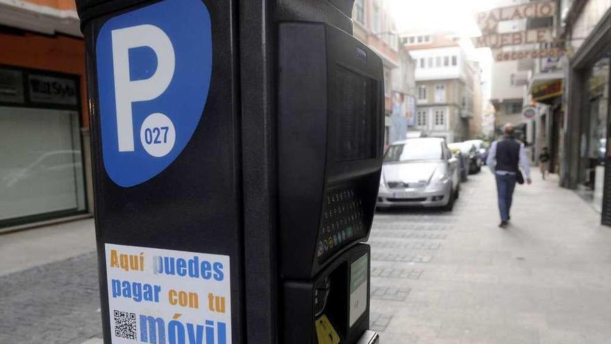 Un parquímetro de la ORA, en la calle Marqués de Pontejos.