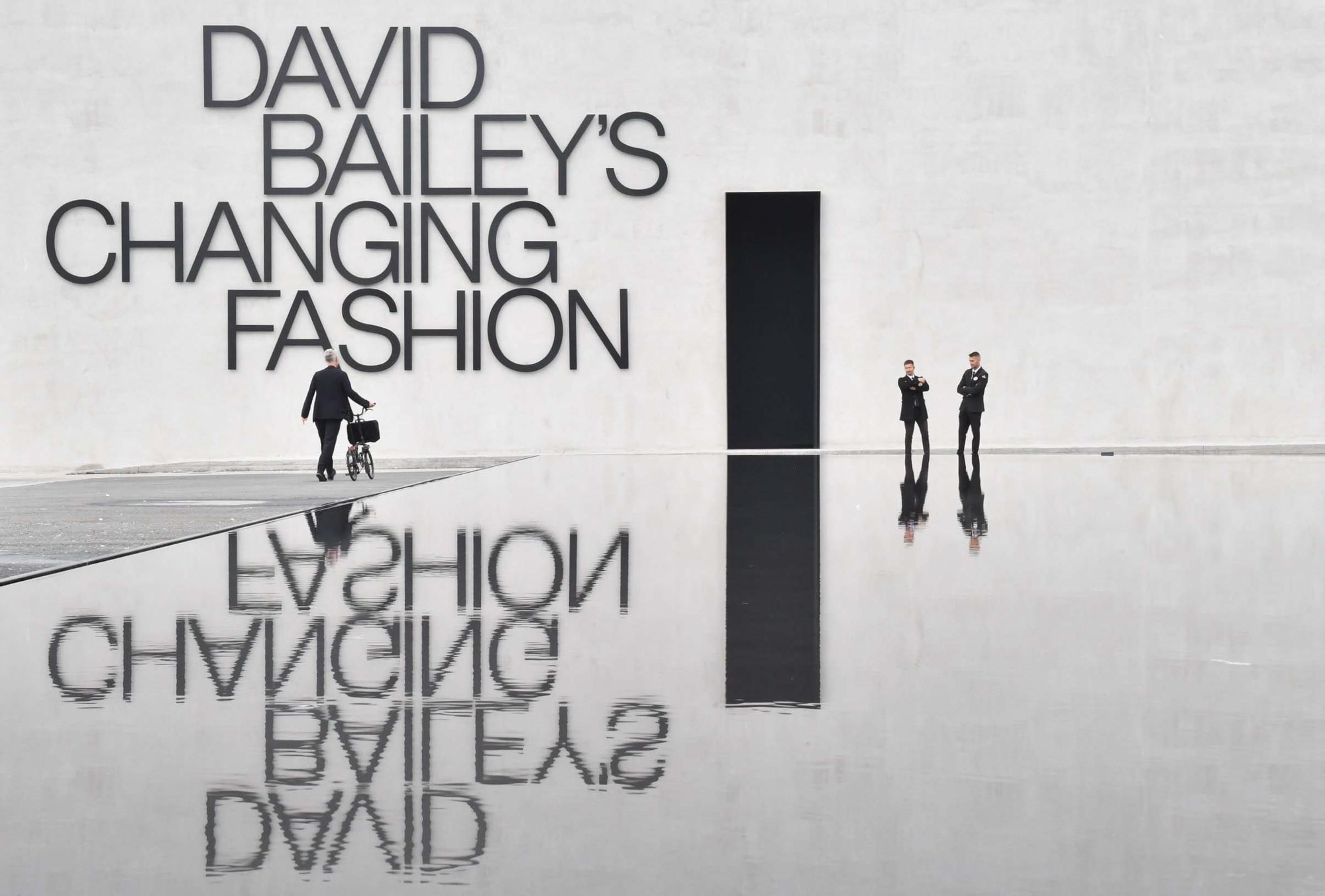 La exposición David Bailey's Changing Fashion abre sus puertas en A Coruña con la Fundación Marta Ortega