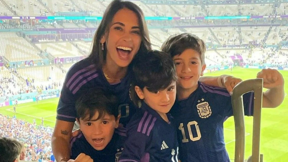 Antonela Roccuzzo, esposa de Leo Messi, celebra el pase de Argentina a la final junto a sus hijos