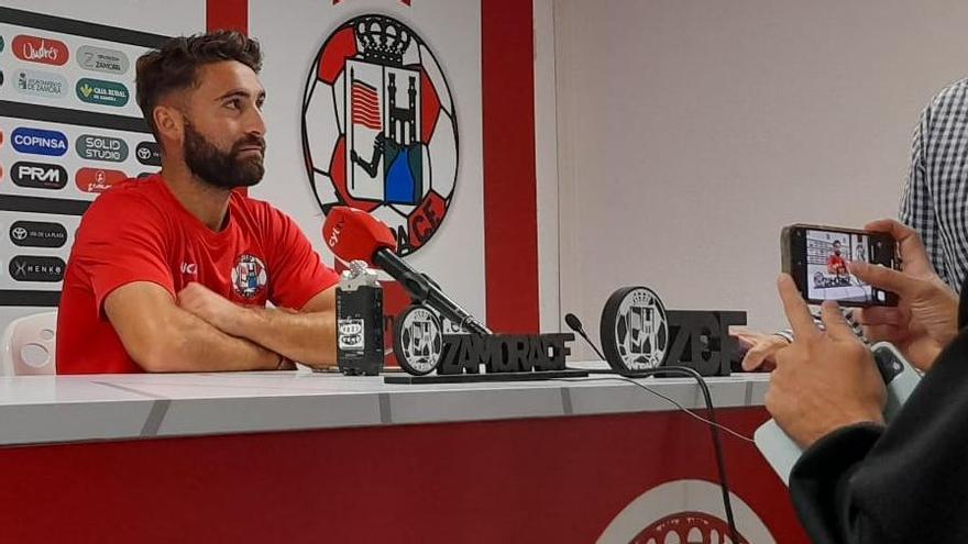 Adrián Mancebo, jugador del Zamora CF: &quot;Vamos con confianza a Santiago&quot;