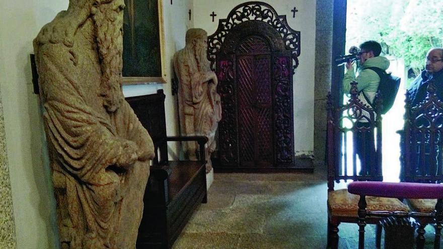 Las esculturas del Mestre Mateo en la capilla del pazo de Meirás.